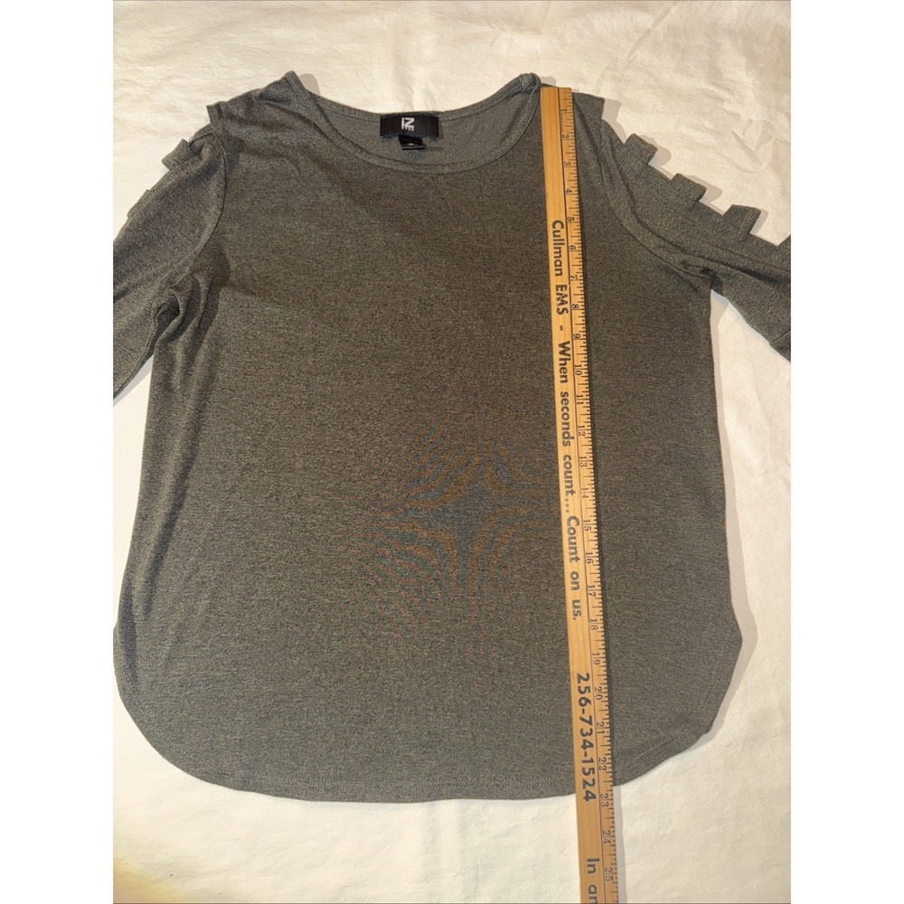 iZ Byer Women's Olive Green Slit 3/4 Sleeved Shirt Size Medium Stretch - Picture 4 of 7